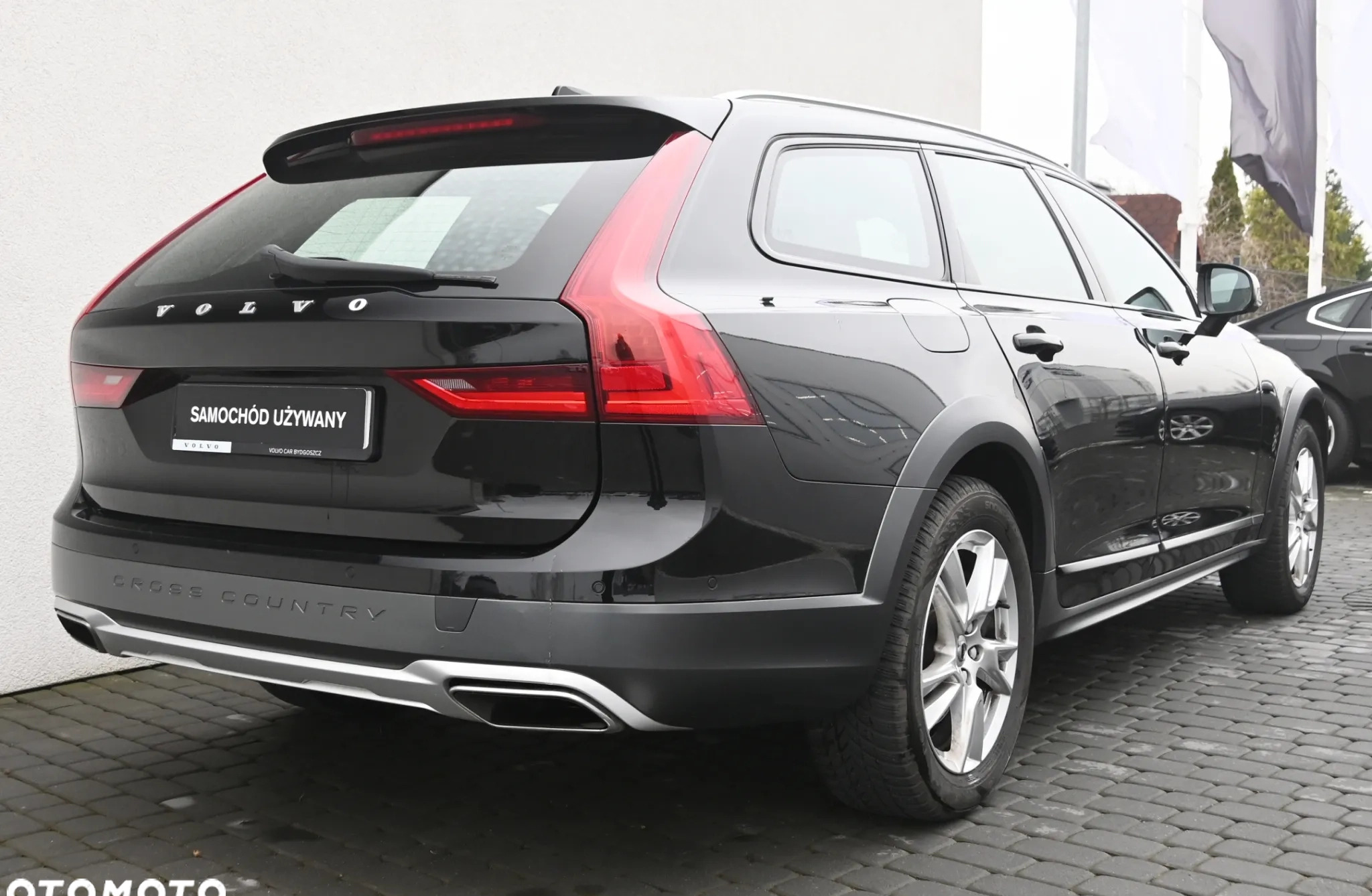 Volvo V90 Cross Country cena 103000 przebieg: 219518, rok produkcji 2017 z Lwówek małe 379